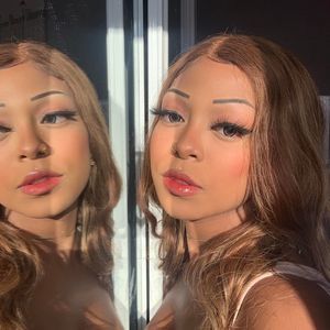 Meet your Posher, Navida